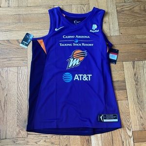 NWT Taurasi jersey
